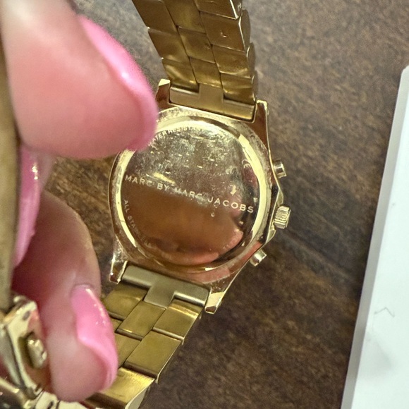 Marc By Marc Jacobs Gold Women's Watch - Picture 10 of 10